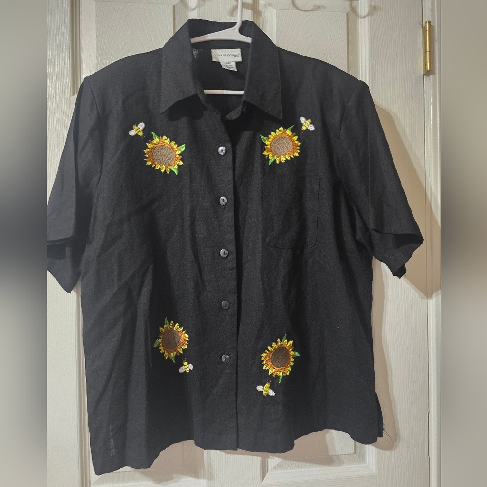 Anna Maxwell Embroidered Linen Blend Button Down Grandmacore Blouse, EUC!